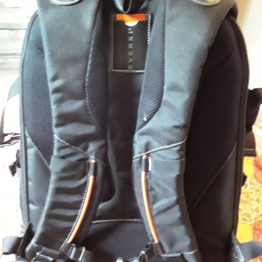 EVERKI BACK PACK